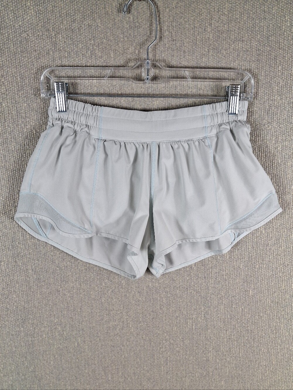 Lululemon Hotty Hot Shorts Womens 8 Running Light Blue Lined Mesh 2.5 Inch
